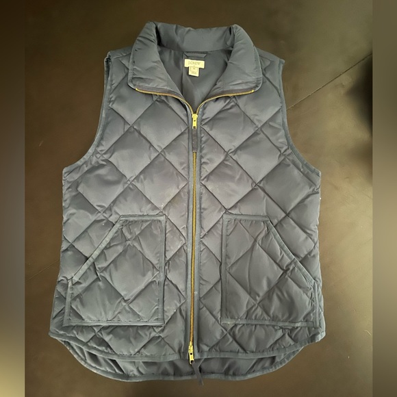I crew quilted puffer vest - Picture 3 of 7